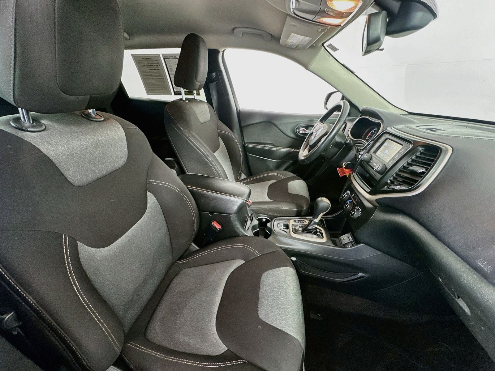 2015 Jeep Cherokee Sport
