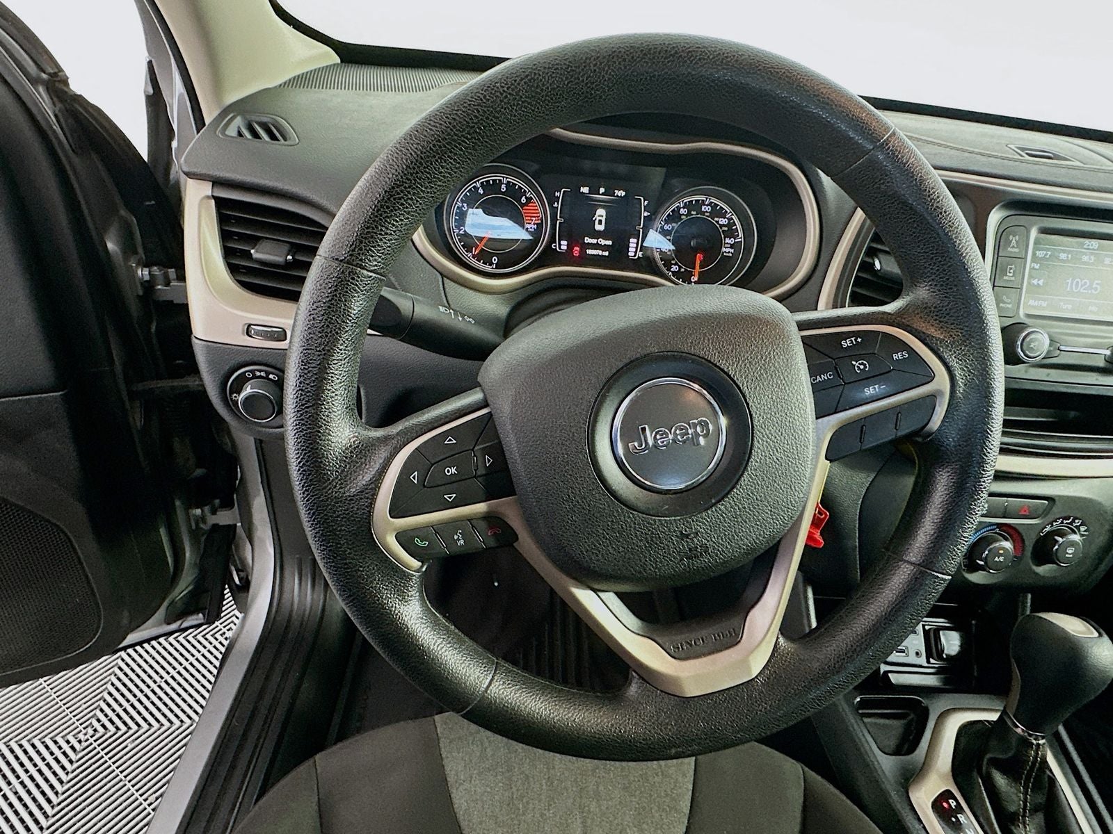 2016 Jeep Cherokee Sport