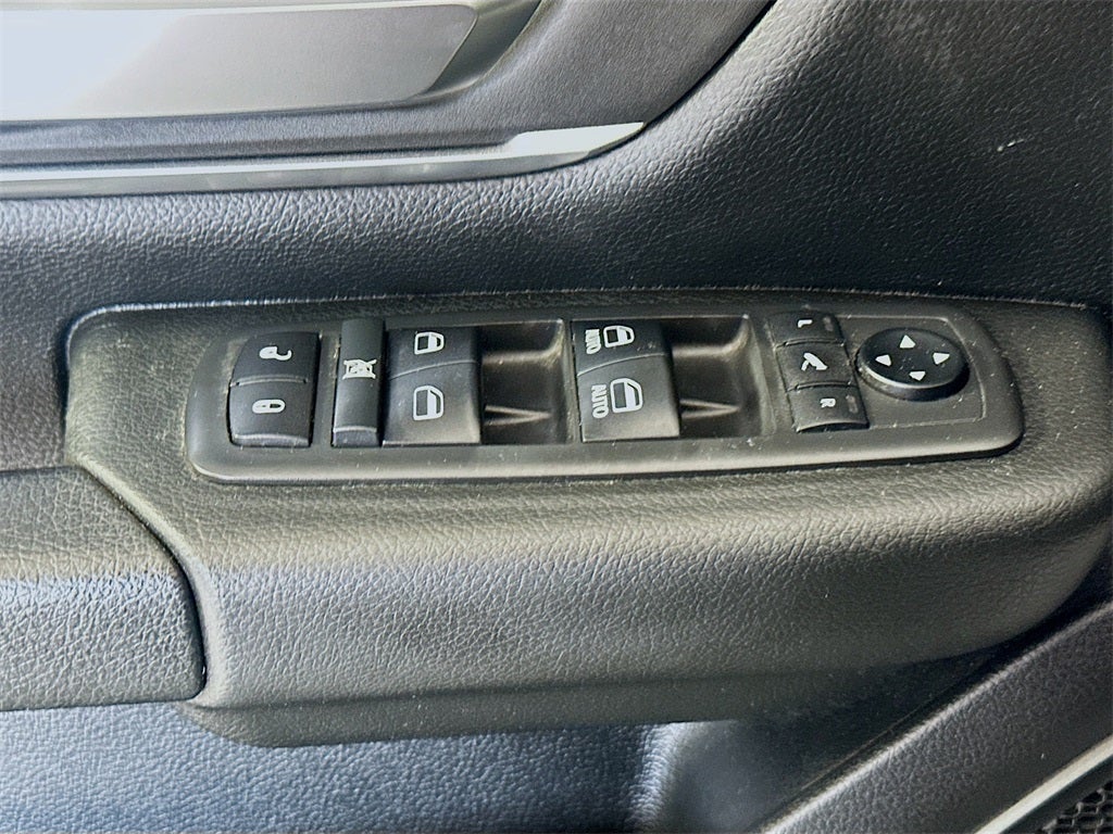 2019 RAM 1500 Big Horn/Lone Star Crew Cab 4x4 5'7' Box