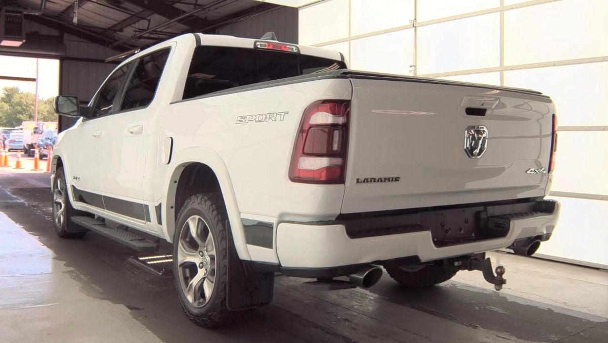 2020 RAM 1500 Laramie Crew Cab 4x4 5'7' Box