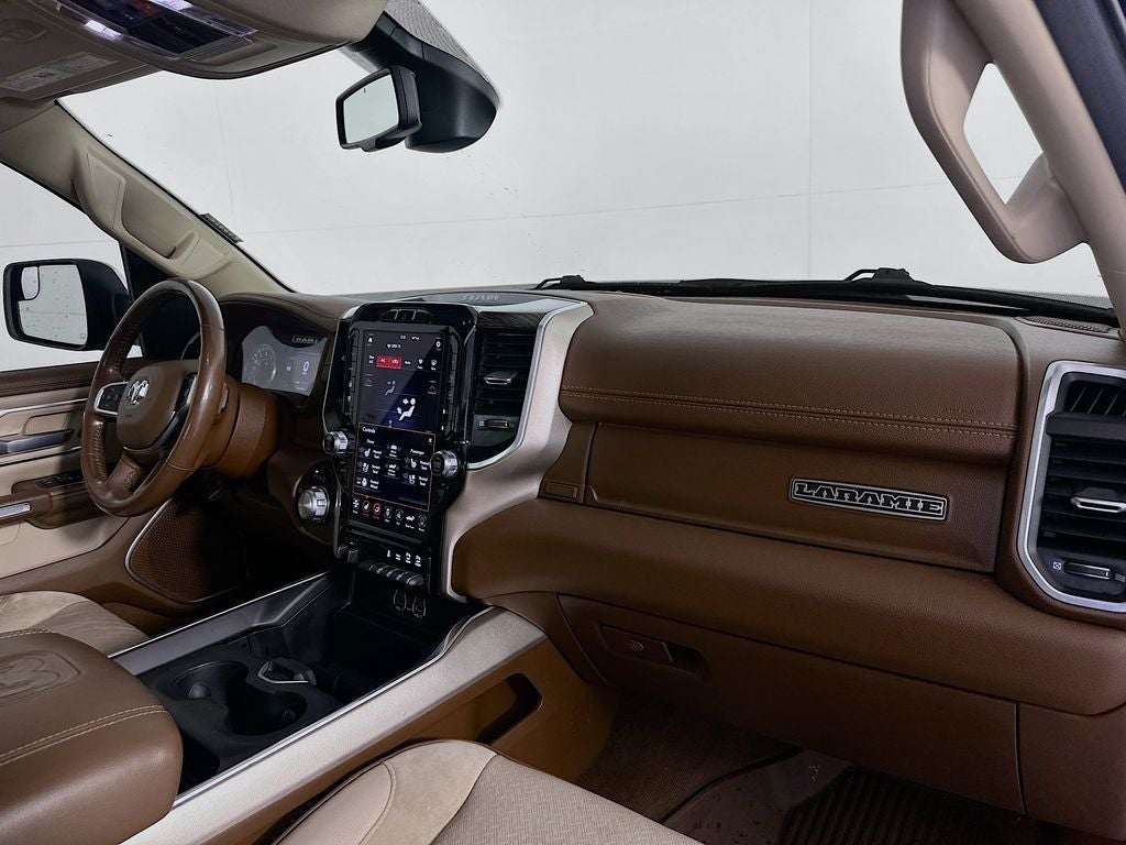 2020 RAM 1500 Laramie Crew Cab 4x4 5'7' Box