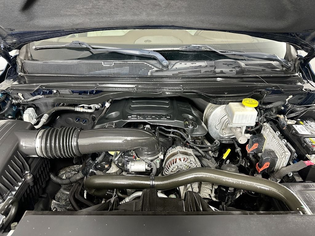 2020 RAM 1500 Laramie Crew Cab 4x4 5'7' Box