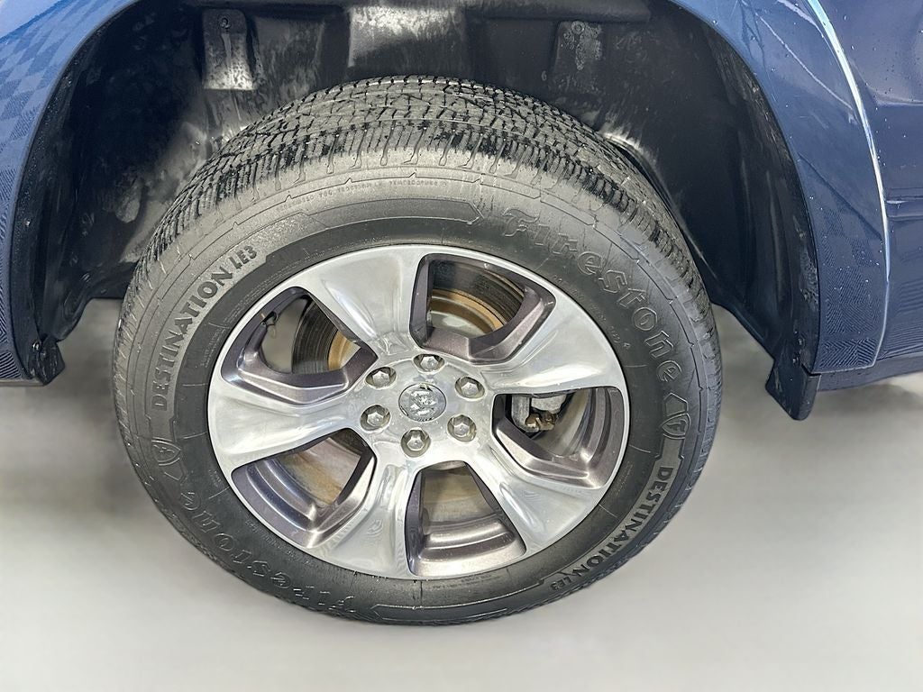 2020 RAM 1500 Laramie Crew Cab 4x4 5'7' Box