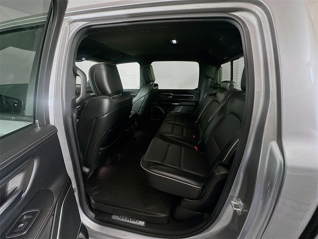 2020 RAM 1500 Laramie Crew Cab 4x4 5'7' Box