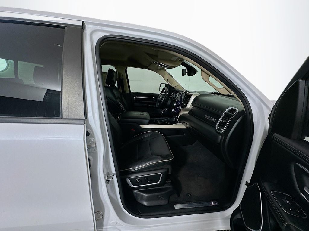 2019 RAM 1500 Laramie Crew Cab 4x4 5'7' Box