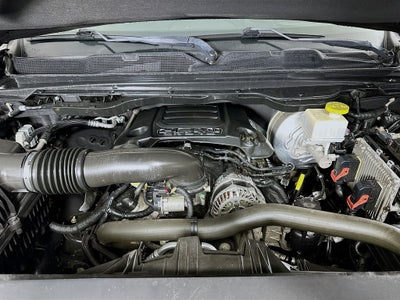 2019 RAM 1500 Laramie Crew Cab 4x4 5'7' Box