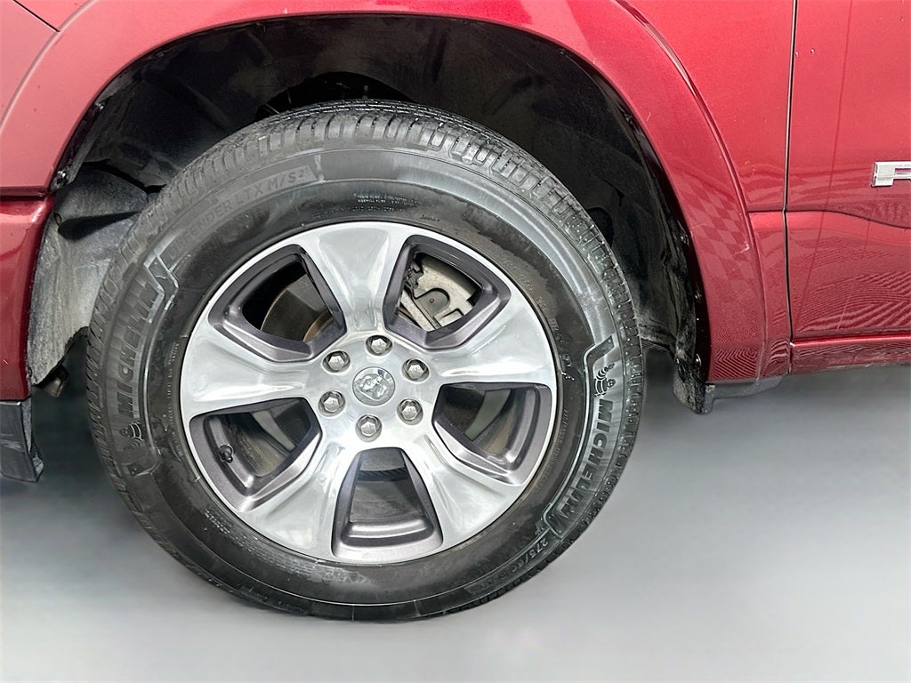 2020 RAM 1500 Laramie Crew Cab 4x4 5'7' Box