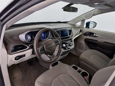 2020 Chrysler Voyager LX