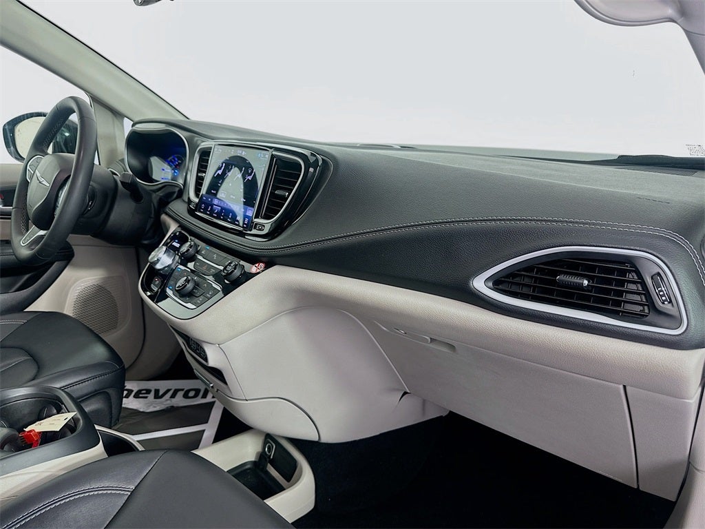 2024 Chrysler Pacifica Hybrid Select