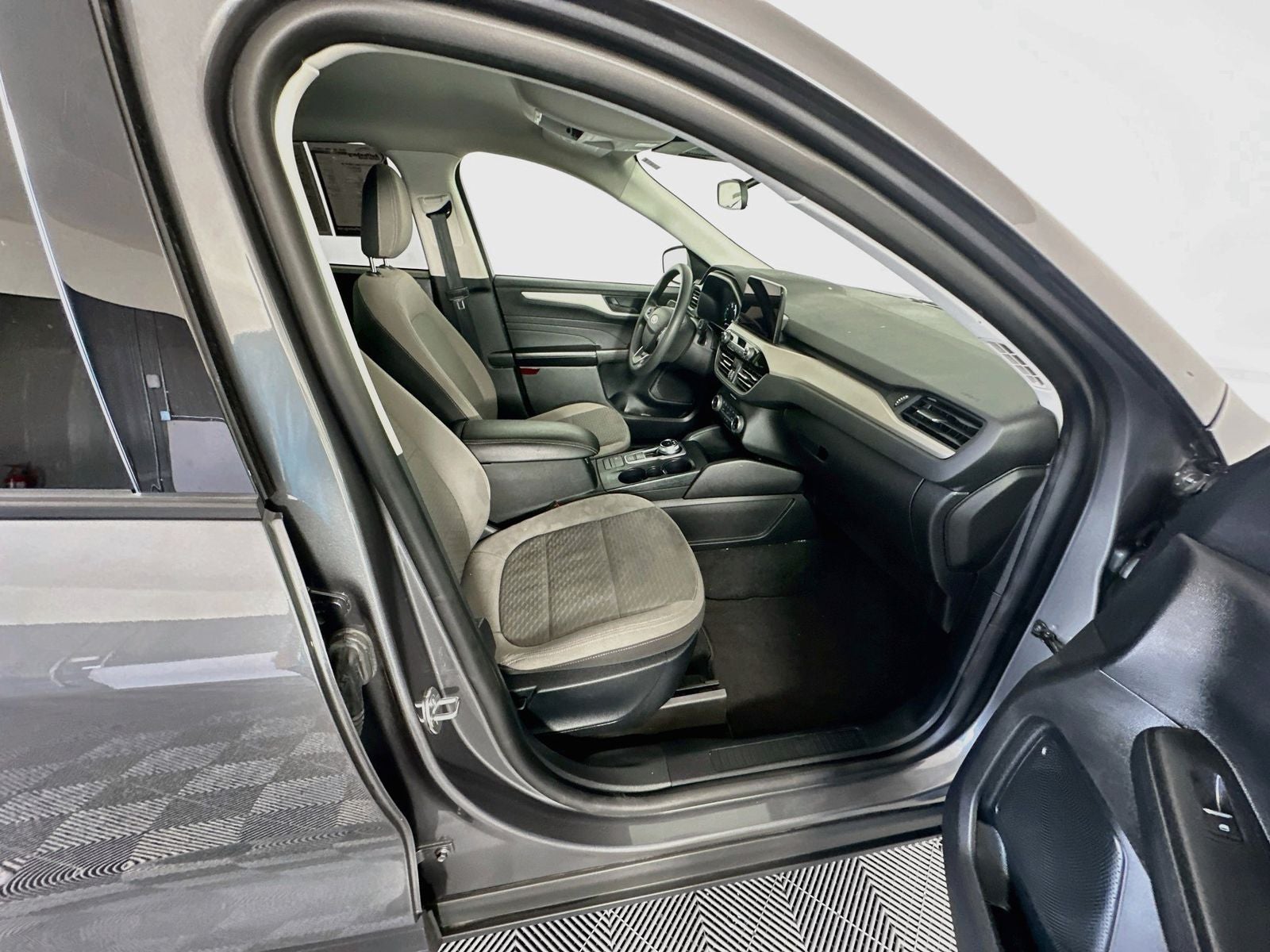 2022 Ford Escape Hybrid SE