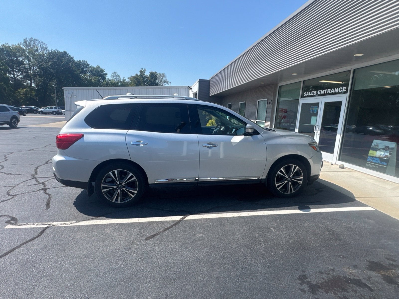 2017 Nissan Pathfinder Platinum