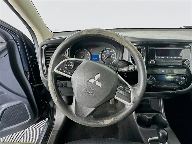 2014 Mitsubishi Outlander ES