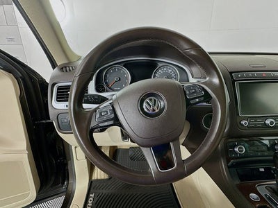 2016 Volkswagen Touareg VR6 FSI Lux