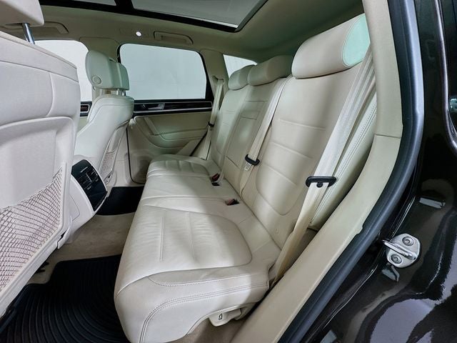 2016 Volkswagen Touareg VR6 FSI Lux