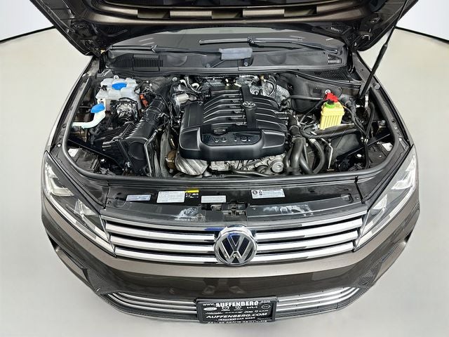 2016 Volkswagen Touareg VR6 FSI Lux