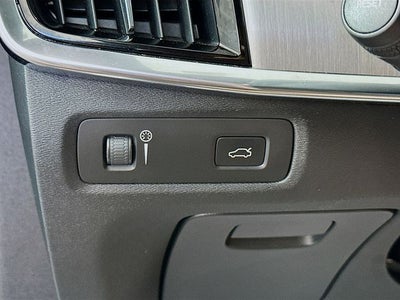 2017 Volvo S90 T6 Momentum