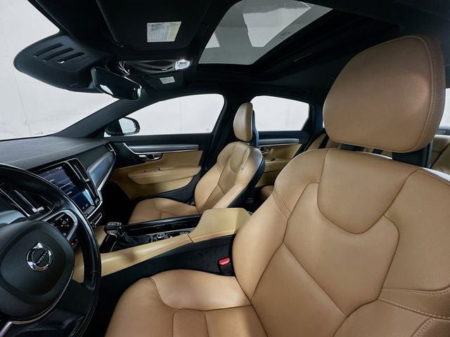 2017 Volvo S90 T6 Momentum