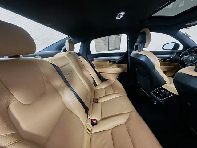 2017 Volvo S90 T6 Momentum