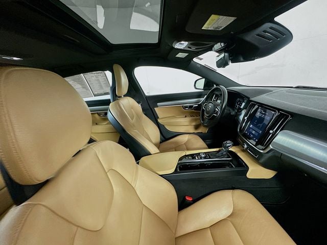 2017 Volvo S90 T6 Momentum