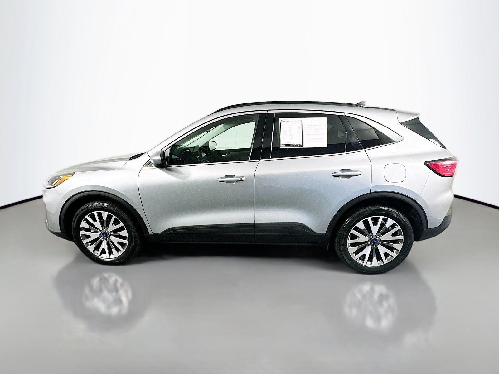 2022 Ford Escape Hybrid Titanium