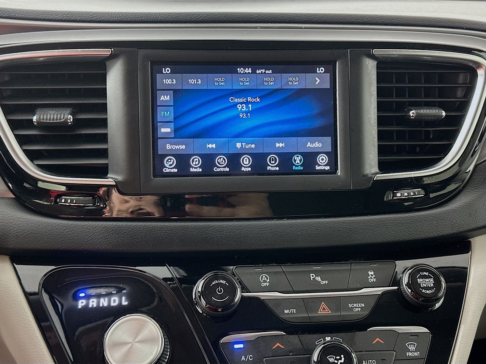 2020 Chrysler Pacifica Touring L