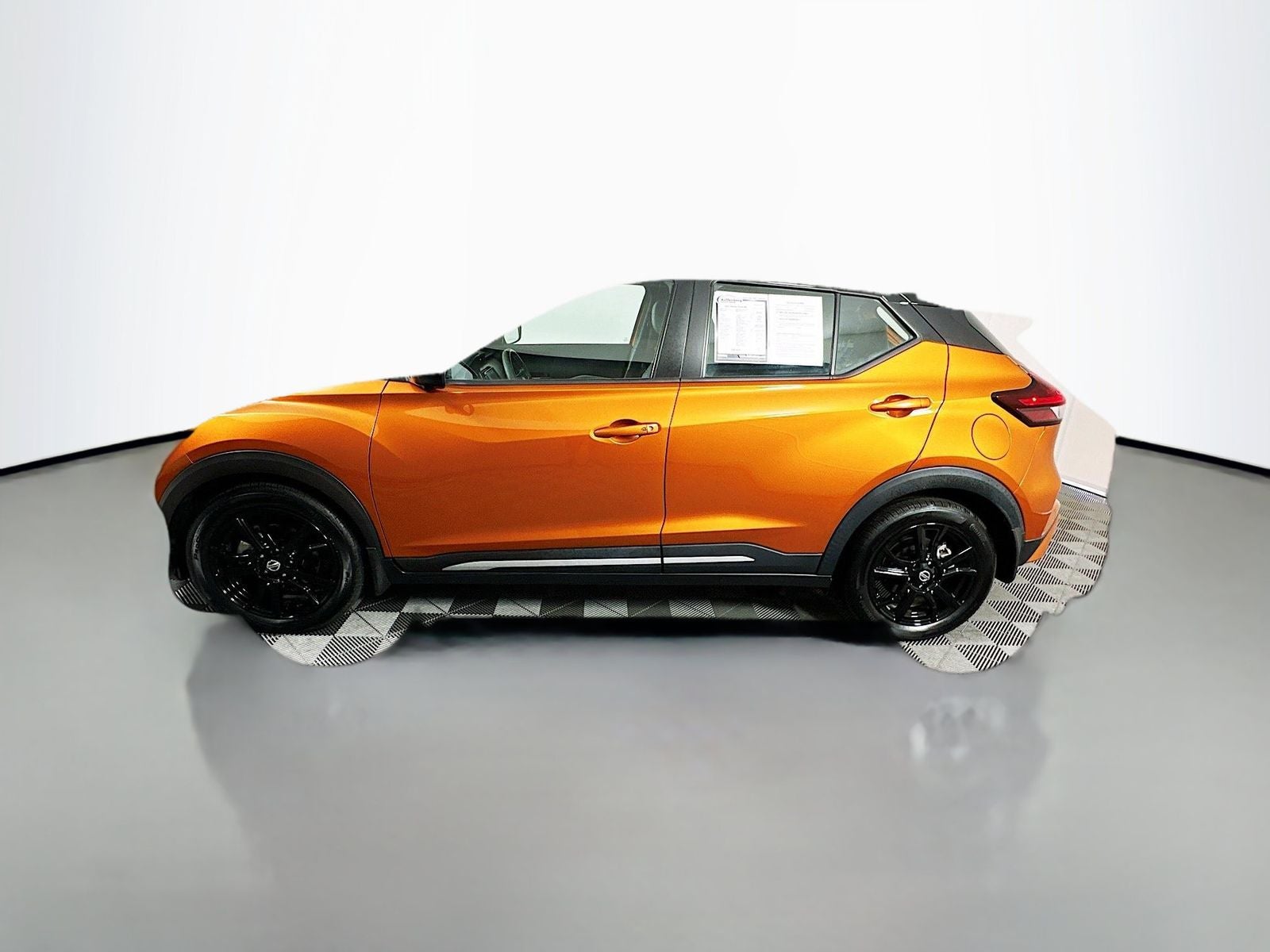 2021 Nissan Kicks SR