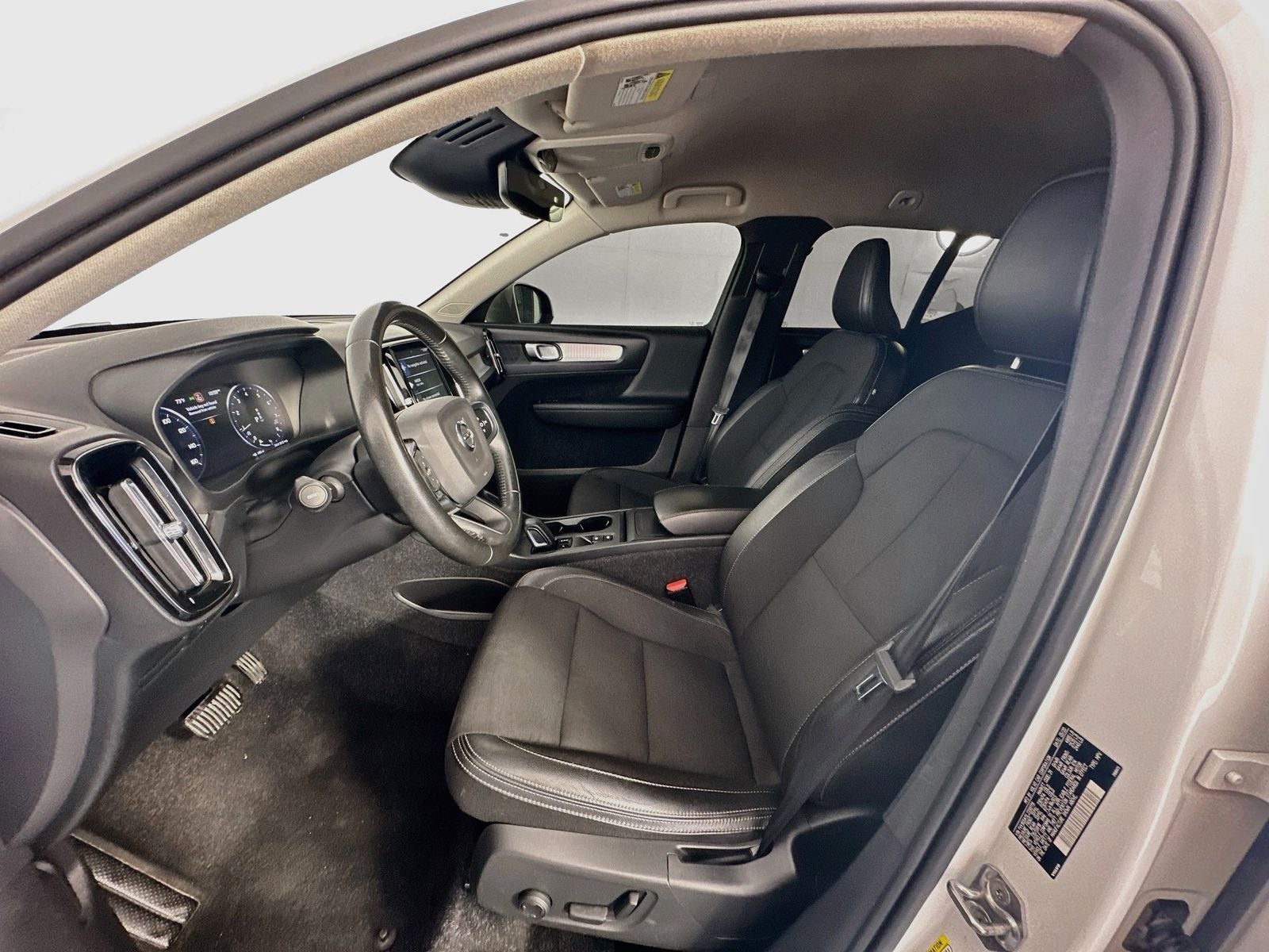 2020 Volvo XC40 Momentum