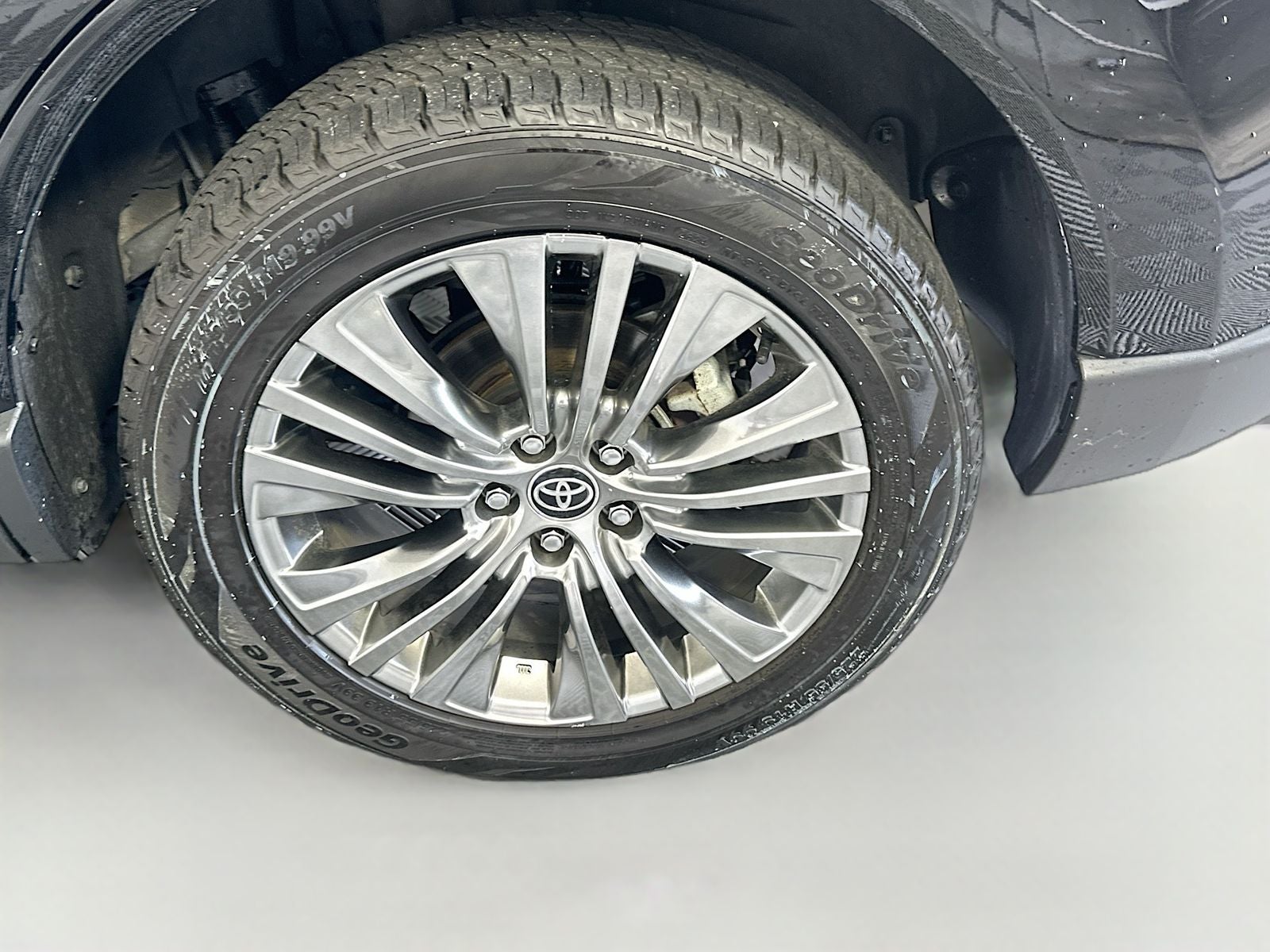 2023 Toyota Venza XLE