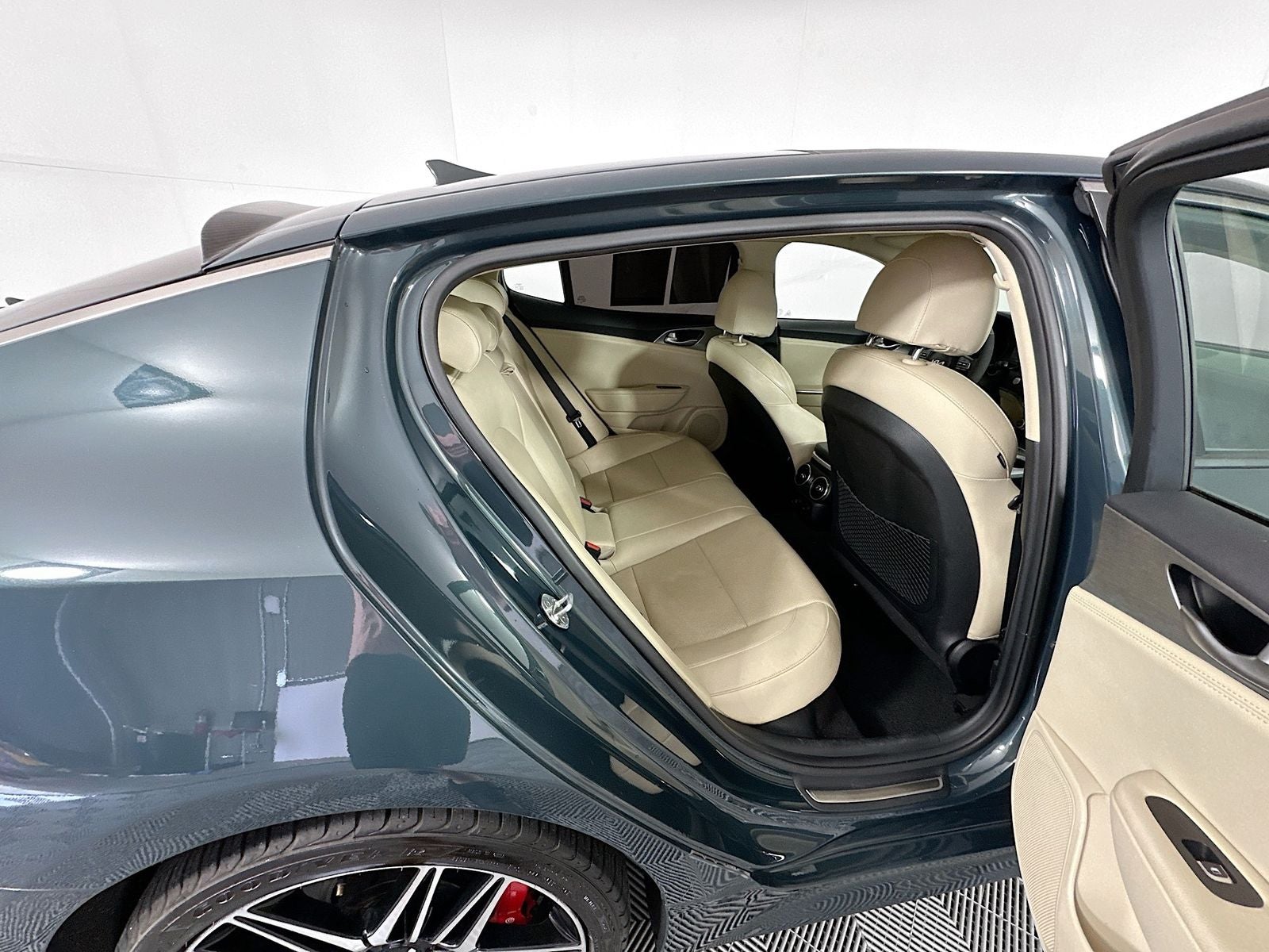 2022 Kia Stinger GT1