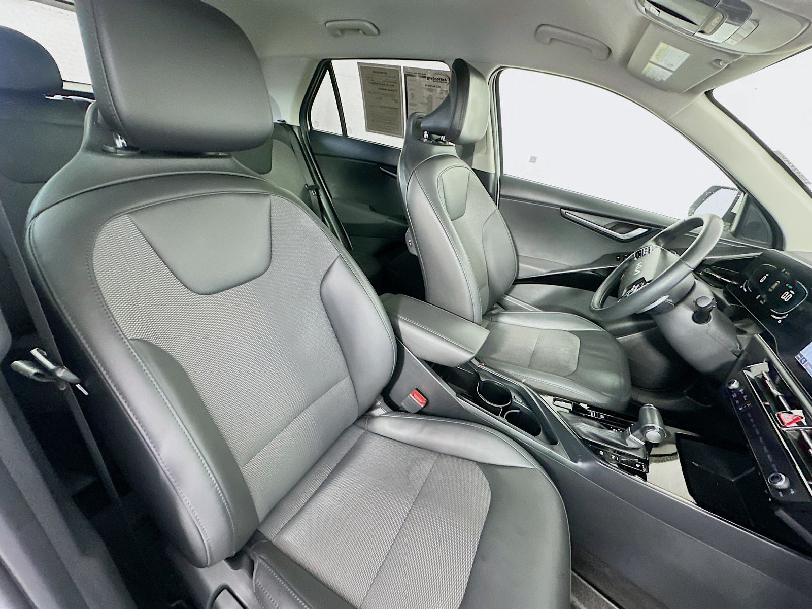 2023 Kia Niro EX