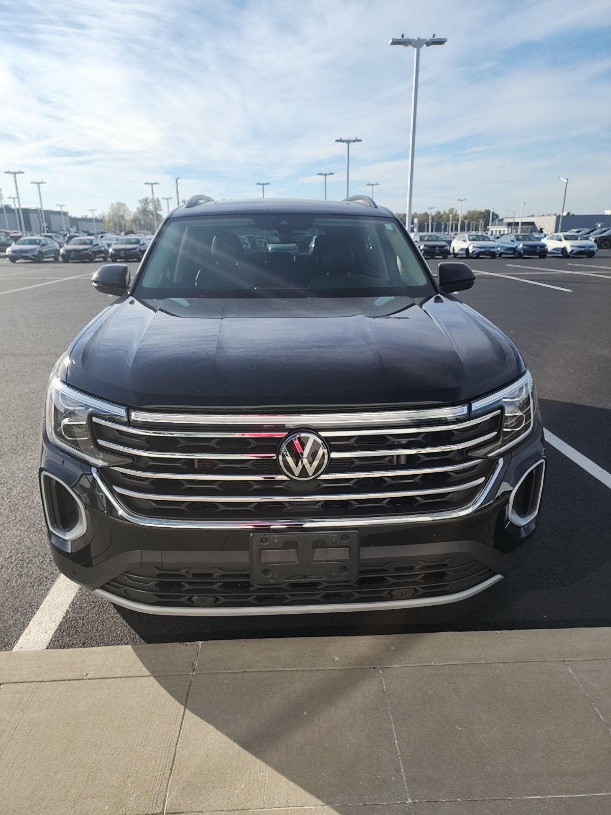 2024 Volkswagen Atlas 2.0T SE w/Technology