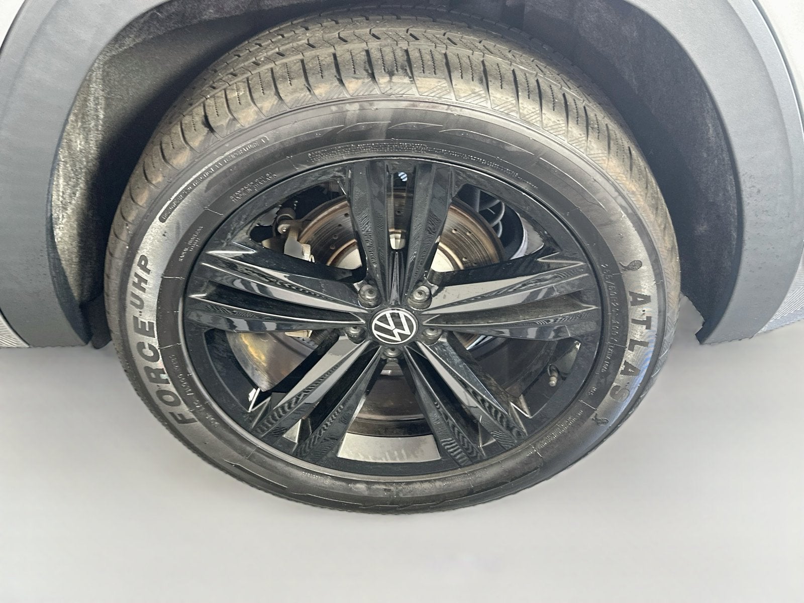 2023 Volkswagen Atlas Cross Sport 2.0T SEL R-Line Black