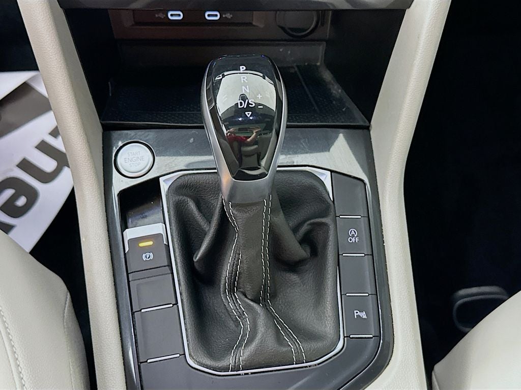 2022 Volkswagen Tiguan SE R-Line Black