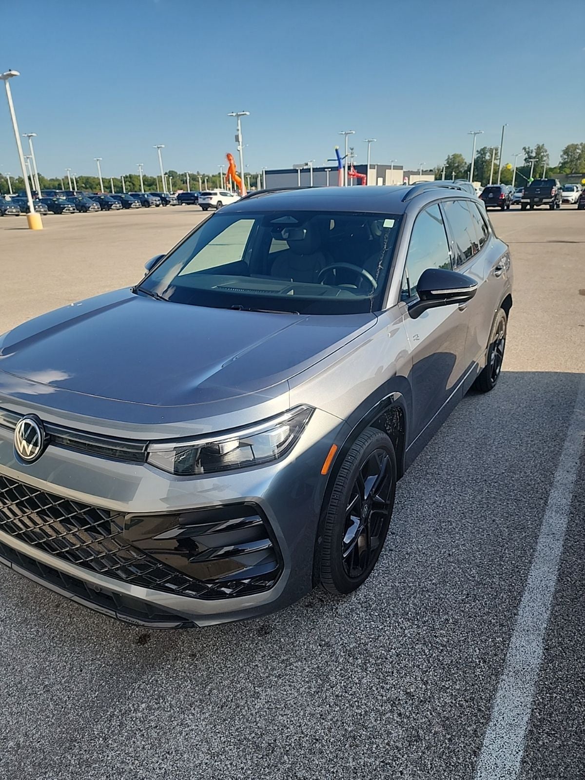 2025 Volkswagen Tiguan SE R-Line Black