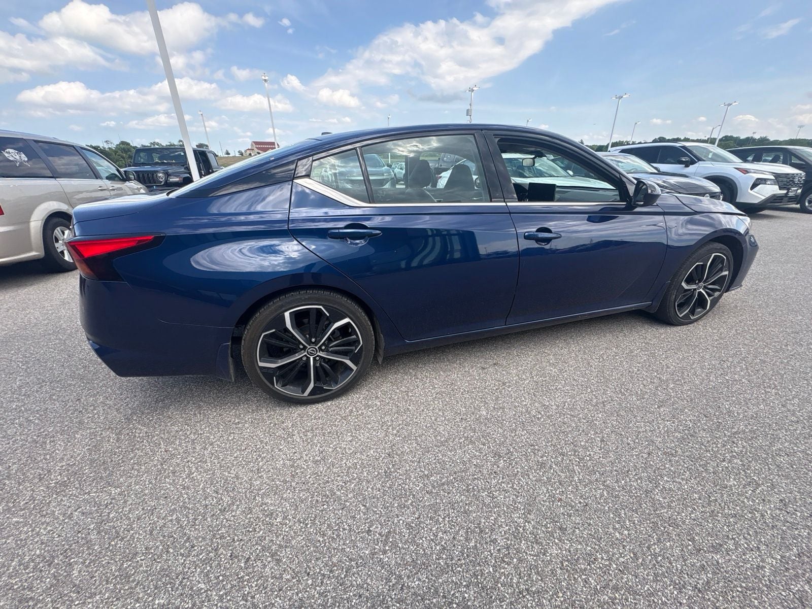 2023 Nissan Altima 2.5 SR