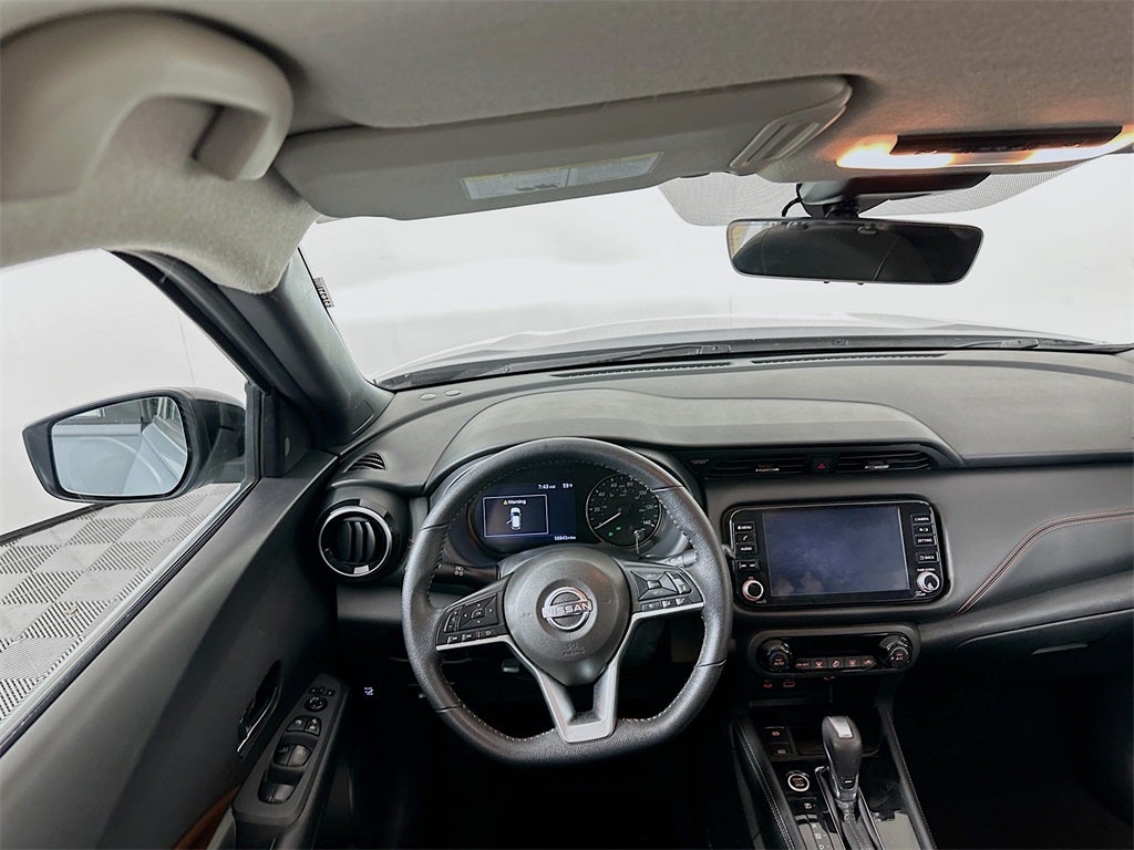 2022 Nissan Kicks SR