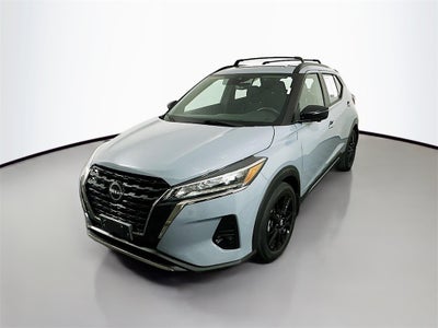 2022 Nissan Kicks SR