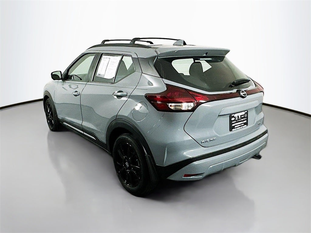 2022 Nissan Kicks SR