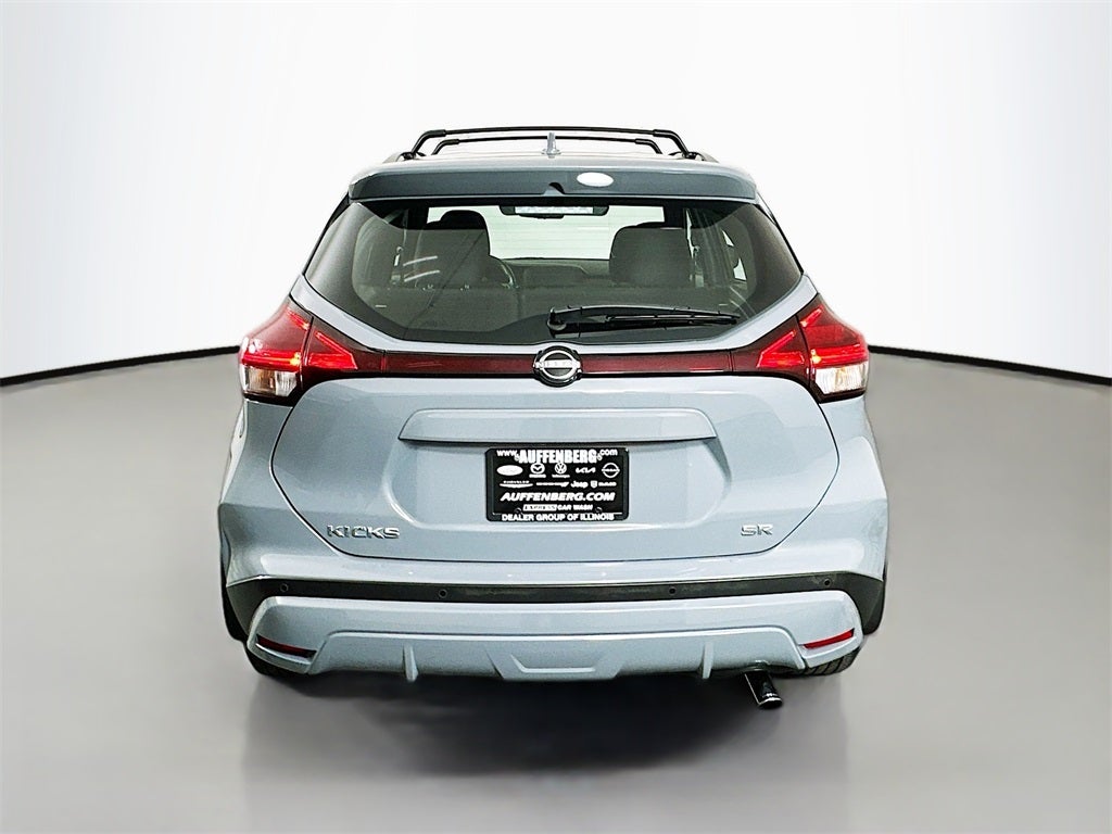 2022 Nissan Kicks SR