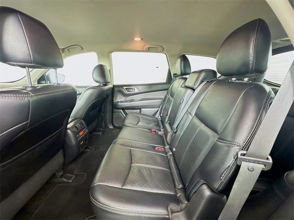 2019 Nissan Pathfinder SL