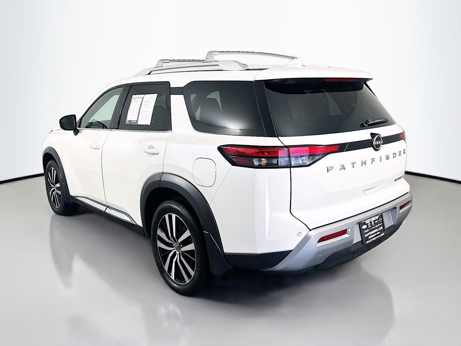 2023 Nissan Pathfinder Platinum